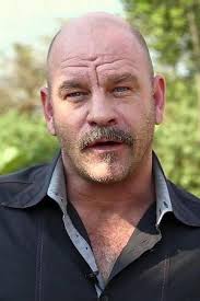 Resultados para "David James"