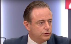 Semantic scholar profile for bart de wever, with 53 highly influential citations and 20 scientific research papers. Antwerp Mayor Ultra Orthodox Fanning Anti Semitism By Flouting Covid 19 Orders The Times Of Israel