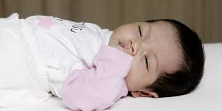 Dalam hal positif, hal ini juga merupakan simbol pelepasan kesedihan, perubahan, dan fase pembangunan. Bayi Sering Menangis Saat Tidur