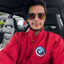 Has anyone seen this guy or know where his working or where he stays. His  name is Brandon Jason Saaiman This guy doesn't pitch for court dates for  maintenance he has two