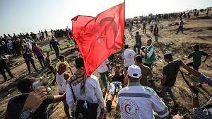 Bizim onlara bugün yardım etmemiz lazım, edelim ki o türk düşmanı araplar doğru müslümanı görsün. Turk Bayragi Tasiyan Vuruldu Berlinturk
