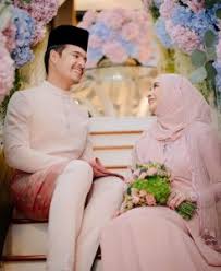 Sekitar majlis pertunangan anak penerbit popular datuk ziela jalil. Gambar Sekitar Majlis Pertunangan Anak Ziela Jalil Media Hiburan