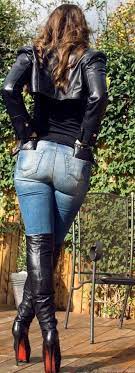 Chubby amateur milfs public exhibitionism and outdoor bbw flashing of tits. Pin On High Heel Boots