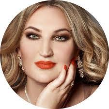 Lori Tolbert's Instagram, Twitter & Facebook