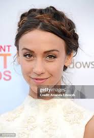 220 Maeve White Photos & High Res Pictures