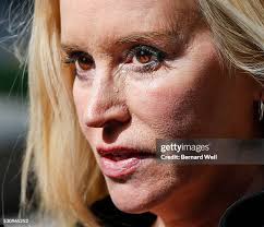 195 Linda Bond Photos & High Res Pictures