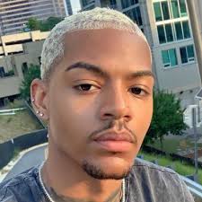 In the space between white and blonde hair, one will find the category of ash blonde. Pin On Skinnnnn