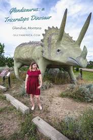 Glendisaurus A Triceratops Dinosaur Statue In Glendive Montana Road Trip Fun Roadside Attractions Montana Road Trips