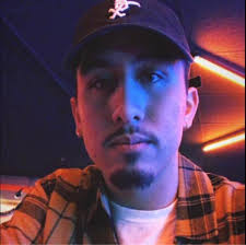 How to choose 6 football players with a limited budget?