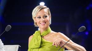 Già in forma in vista di tokyo 2020. Federica Pellegrini Drastico Cambio Di Look Capelli Rosa