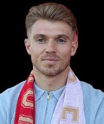 Carole Nowell's Instagram, Twitter & Facebook