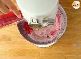 Bavarois Framboise Chocolat Blanc Etapes Et Video Recette Bavarois Framboise Chocolat Blanc Bavarois Framboise Chocolat Blanc