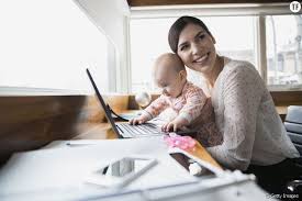 Pour être productif, il faut bénéficier d'une surface minimum de bureau, ainsi que des équipements et des outils nécessaires pour être organisé. 8 Conseils Pour Travailler De Chez Soi Quand On A Un Bebe Terrafemina