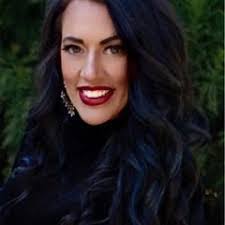 Miranda Gill's Instagram, Twitter & Facebook