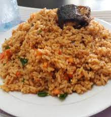 See recipes for palm oil jollof rice, party jollop rice 🍚 too. How To Cook Yummy Jollof Rice With Carrots And Green Peas With Fish Cookcodex