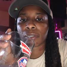 Risk it for a biscuit 👏🔥 #JayAndPamela