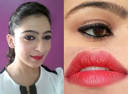 A flight attendant's job is to serve airline passengers while also making them comfortable and (most importantly) keeping them safe in an emergency. Amjwhatsnew Cabin Crew Makeup And Hairstyles