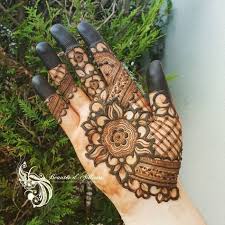 22 Trendy Tattoo Lotus Sombreada In 2020 Mehndi Design Photos Palm Mehndi Design Modern Mehndi Designs