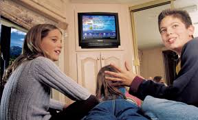 Take your tv on the road. Kvh Tracvision Satellite Tv Antenna Systems For Rvs And Motorcoaches