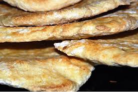 Se cotto in forno otteniamo un pane azzimo più basso. Il Pane Azzimo Un Pane Senza Lievito