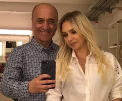 Zbulohen Emrat Ja Cilet Jane Dy Moderatoret E Rinj Te Portokallise Foto Alpegossip