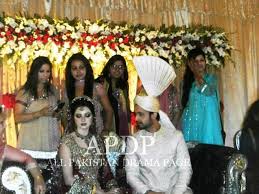 Atif Aslam Sara Bharwana Wedding Walima Barat Photos Stylespk Atif aslam addressed the rumours going rife about his exit from pakistan's music scene. atif aslam sara bharwana wedding
