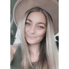 Nicole Cassell's Instagram, Twitter & Facebook