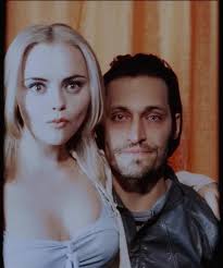 Mac DeMarco singing to his girlfriend Kiera McNally (Kiki) at his concerts.  The couple met when they were just 14-years-old and commenced their  romantic relationship after five years. #macdemarco #kieramcnally