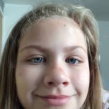 Zara Simpson (@heanlyfarther)