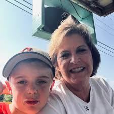 We had custom made outfits a lot as a kid and my mom only shopped for her  fabric and supplies from Pasley's in Langdale. Who else used them over the  years? |