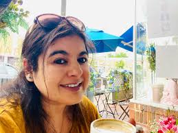 How social media influencers impact restaurants reviews