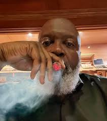 Men, post your most fly cigar pic! Here are some of the winners from this  time last year!