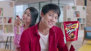 It's easy to find this tasty chocolate snack bar in the nearest store you see. Kata Kata Iklan Beng Beng Lucu Gerbanglucu