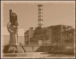 Potrivit specialiştilor efectele accidentului de la cernobîl pot fi comparate cu cele produse în urma exploziei a 500 de bombe nucleare de mărimea celor de la hiroshima şi nagasaki. Cernobil O Lume Care S A Oprit In Loc Acum 29 De Ani Video