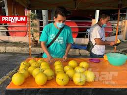 Neelofa berniqab bukan mahu berniaga. Hadiah Istimewa Untuk Warga Kl