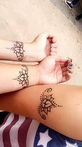Also, the physical feeling of getting a henna tattoo plays a role. Henna Tattoo Henna Tattoo Designs Simple Wrist Henna Henna Tattoo Wrist