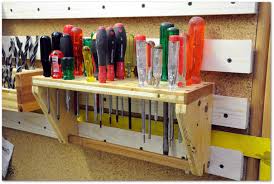 Pin Von Gracielle Santos Auf Muhely In 2020 Organisierte Garage Werkstatt Werkschranke