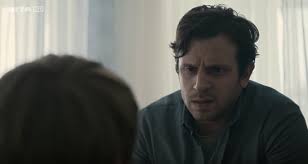 L'héritage empoisonné (tjockare än vatten, « plus épais que l'eau ») est une série télévisée dramatique suédoise en deux fois 10 épisodes produite pour svt et yle. L Heritage Empoisonne Une Saison 3 Deja Prevue Pour Les Waldemar Toutelatele