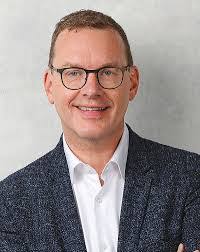 Sharon Popovich's Instagram, Twitter & Facebook