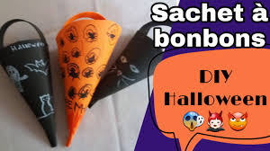 Idées de décoration pour fêter halloween, à fabriquer par les enfants, des sorcières, des citrouilles, des photophores effrayants. Bricolage Halloween Comment Faire Un Panier A Bonbons
