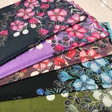 Jika anda kesulitan menemukan kain katun yang sesuai dengan selera, anda juga bisa membelinya secara online melalui sejumlah situs. Gio Fabrics Kain Pasang Rm8 00 Semeter Harga Facebook