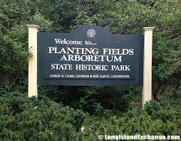 You pay an entrance fee based on a per car basis. Planting Fields Arboretum