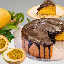 Bolo de Maracujá com Brigadeiro