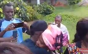 L'asm s'est offert les services du très prometteur krépin diatta, et ce, jusqu'en 2025. Video Quand Sadio Mane Rencontre Les Parents De Krepin Diatta Je Suis Ton Plus Grand Fan Dixit La Mere De Krepin Senegal7
