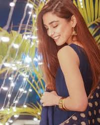 Maya Ali Brother Afnan Qureshi Dholki Function Pictures Daily Infotainment In 2020 Maya Ali Trending Videos Mehndi Style