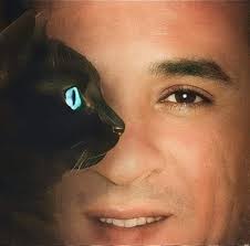 من زمان وانا نفسي اكون مذيع وعشان كده قررت أعمل برنامج ترفيهي خفيف فكرته  تعتبر مكررة بصراحة وهي جمع أجمل الڤيديوهات علي السوشيال ميدا وتقديمها لكم  لرسم الإبتسامة علي وجوهكم كما عودتكم