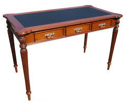 Wir haben verschiedene hersteller unter die lupe genommen und wir vintage zeigen ihnen hier unsere resultate unseres vergleichs. Antik Biedermeier Schreibtisch Kirsche Massiv Stil