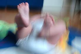 Infektionen, entzündliche veränderungen der darmschleimhaut, ausstülpungen der schleimhaut oder auch analfissuren. Blut In Der Windel Ursache Konnte In Darmflora Liegen Baby Gesundheit Derstandard At Gesundheit