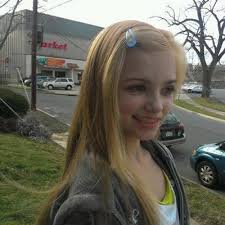 Kandy Fox's Instagram, Twitter & Facebook