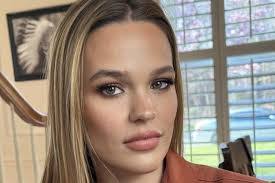 Cynthia Alsop's Instagram, Twitter & Facebook